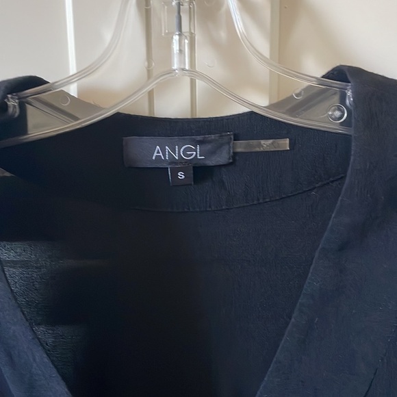 ANGL Women’s Black Tunic Top with Long Sleeves and V Neck - Size Small - Picture 2 of 4